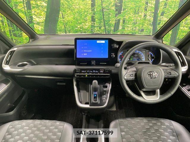 Toyota VOXY HYBRID 2025-05 6817967-1