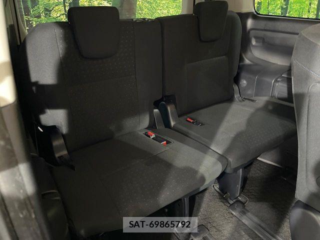 Toyota VOXY HYBRID 2015-09 6818003-10