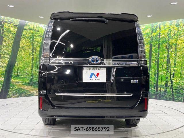 Toyota VOXY HYBRID 2015-09 6818003-15