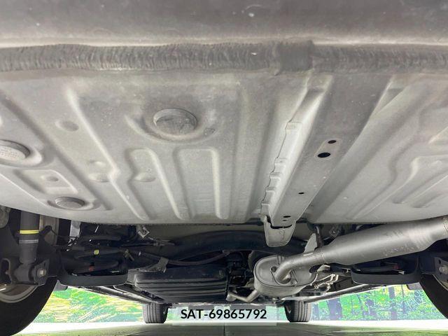 Toyota VOXY HYBRID 2015-09 6818003-19