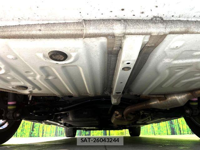 Toyota VOXY HYBRID 2025-10 6817985-18