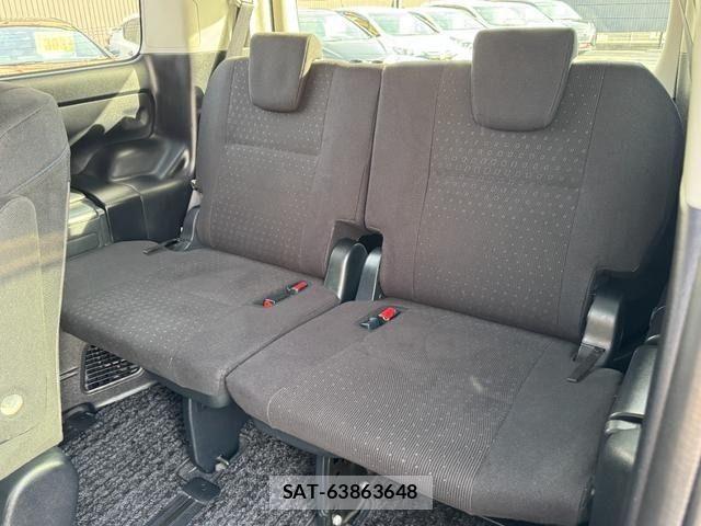 Toyota VOXY HYBRID 2015-03 6818002-12