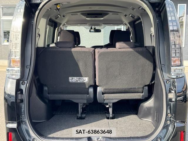 Toyota VOXY HYBRID 2015-03 6818002-13
