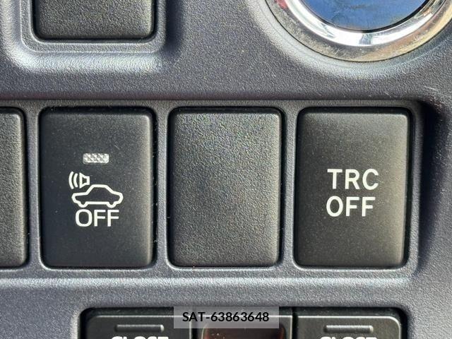 Toyota VOXY HYBRID 2015-03 6818002-25