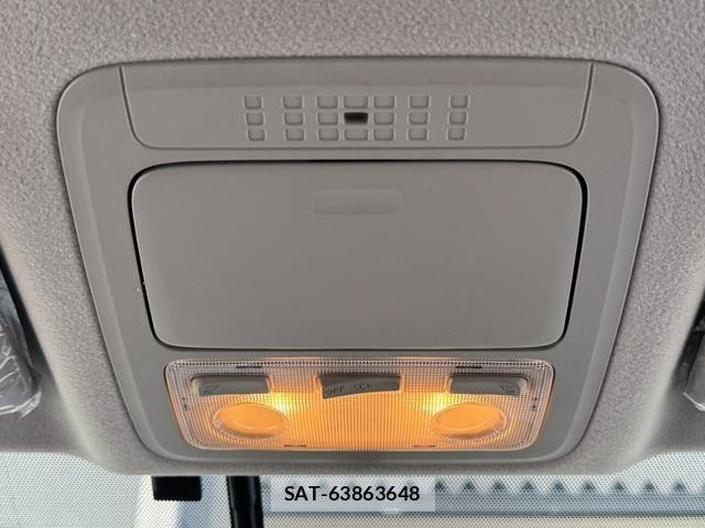 Toyota VOXY HYBRID 2015-03 6818002-28