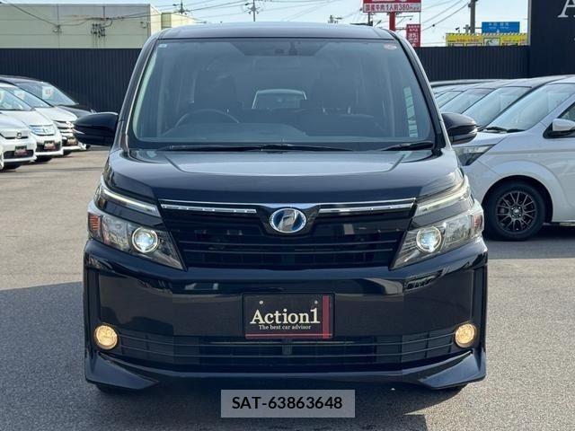 Toyota VOXY HYBRID 2015-03 6818002-2