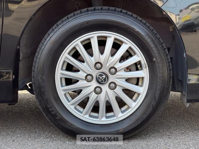 Toyota VOXY HYBRID 2015-03 6818002-7