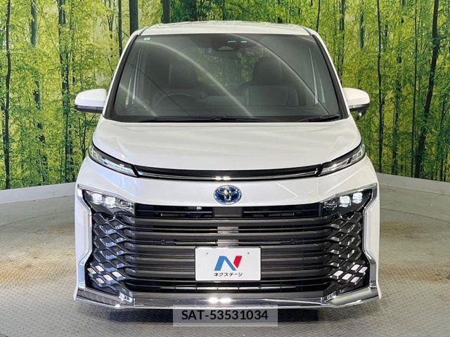 Toyota VOXY HYBRID 2024-05 6817990-15