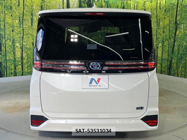 Toyota VOXY HYBRID 2024-05 6817990-16