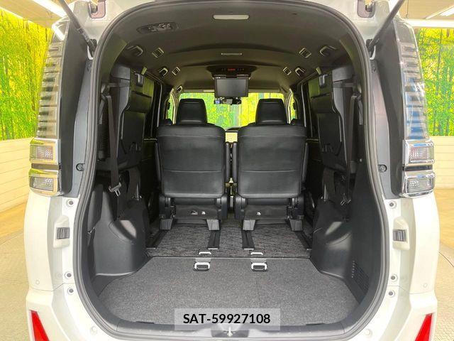 Toyota VOXY HYBRID 2021-06 6817999-10