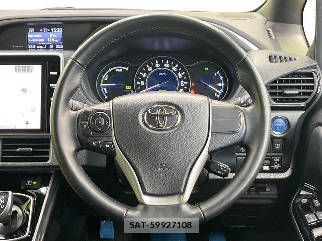Toyota VOXY HYBRID 2021-06 6817999-11
