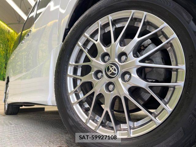 Toyota VOXY HYBRID 2021-06 6817999-13