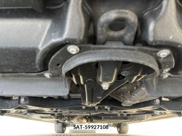 Toyota VOXY HYBRID 2021-06 6817999-18