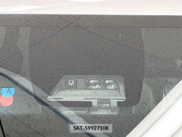 Toyota VOXY HYBRID 2021-06 6817999-2