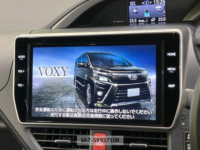 Toyota VOXY HYBRID 2021-06 6817999-3