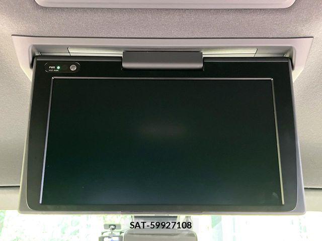 Toyota VOXY HYBRID 2021-06 6817999-4