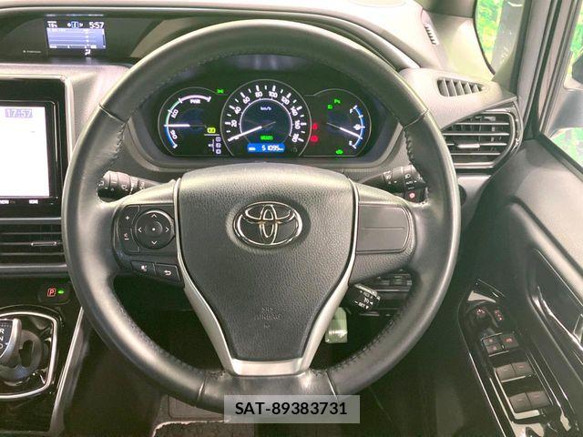 Toyota VOXY HYBRID 2021-09 6818000-10