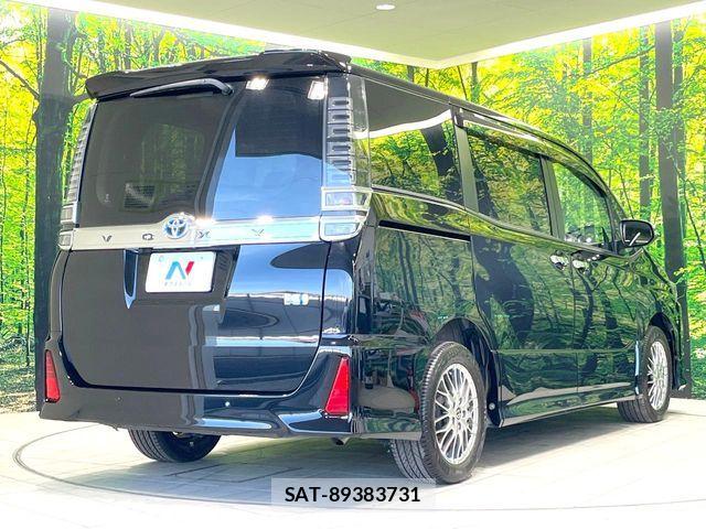 Toyota VOXY HYBRID 2021-09 6818000-17
