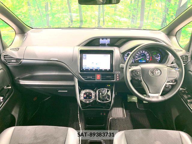 Toyota VOXY HYBRID 2021-09 6818000-1