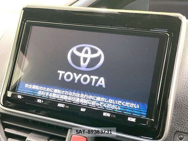 Toyota VOXY HYBRID 2021-09 6818000-2