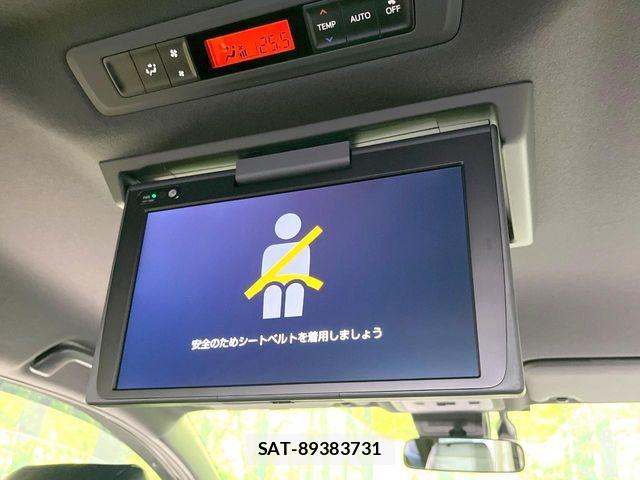 Toyota VOXY HYBRID 2021-09 6818000-4