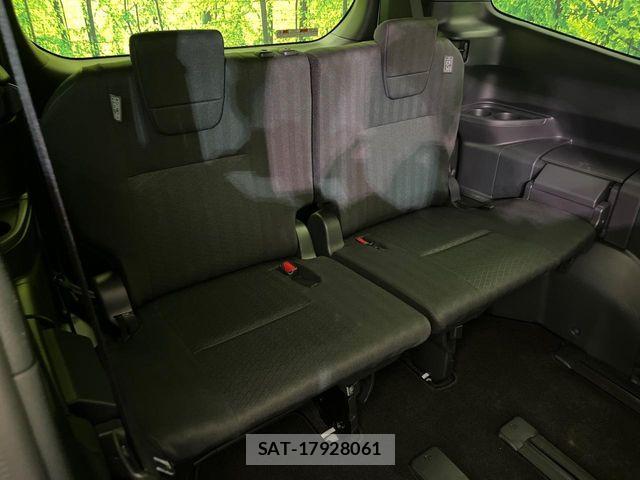 Toyota VOXY HYBRID 2024-03 6817994-9