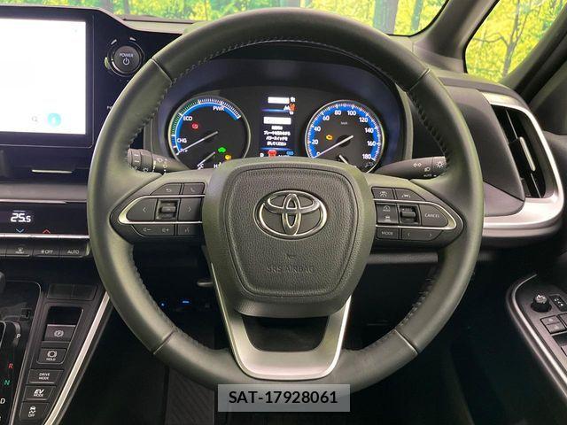 Toyota VOXY HYBRID 2024-03 6817994-11