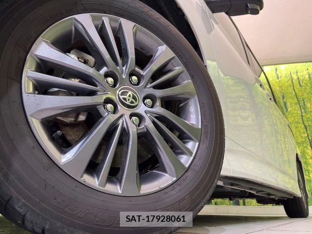 Toyota VOXY HYBRID 2024-03 6817994-13