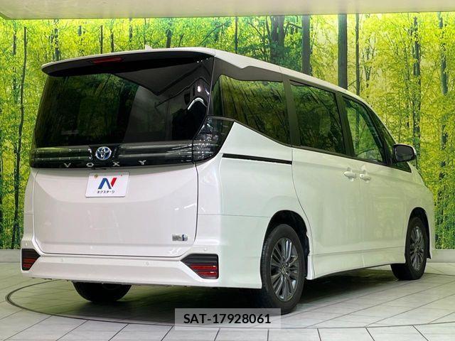 Toyota VOXY HYBRID 2024-03 6817994-17