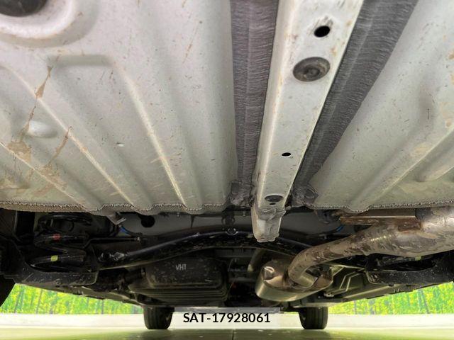 Toyota VOXY HYBRID 2024-03 6817994-19