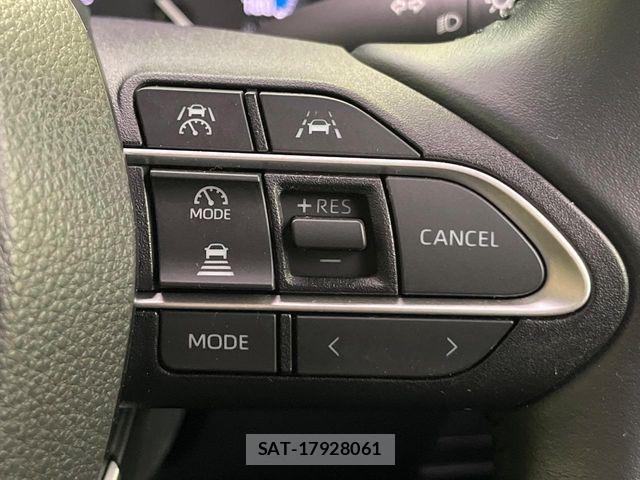 Toyota VOXY HYBRID 2024-03 6817994-4