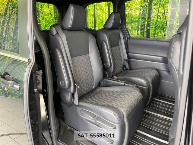 Toyota VOXY HYBRID 2022-09 6817986-10
