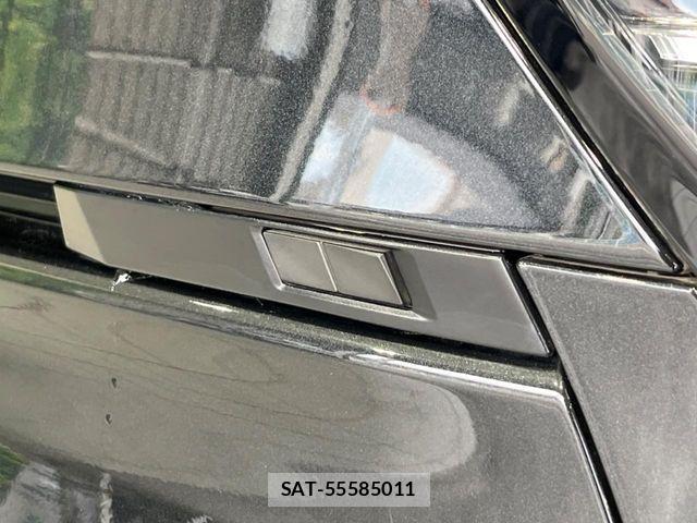 Toyota VOXY HYBRID 2022-09 6817986-6