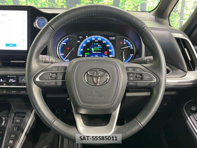 Toyota VOXY HYBRID 2022-09 6817986-8