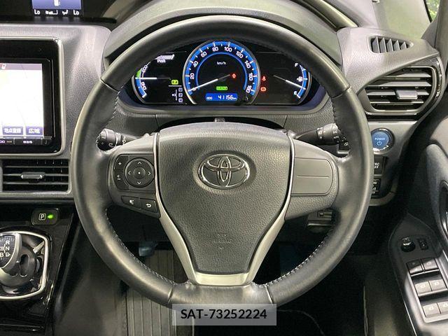 Toyota VOXY HYBRID 2016-08 6817998-12