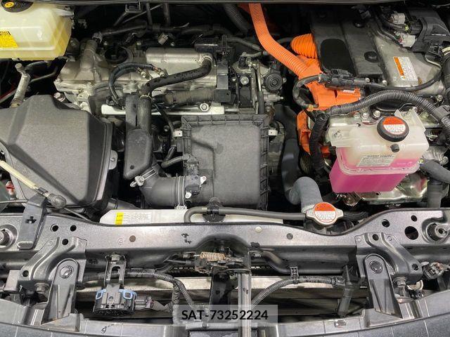 Toyota VOXY HYBRID 2016-08 6817998-17