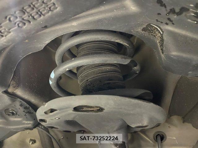 Toyota VOXY HYBRID 2016-08 6817998-19