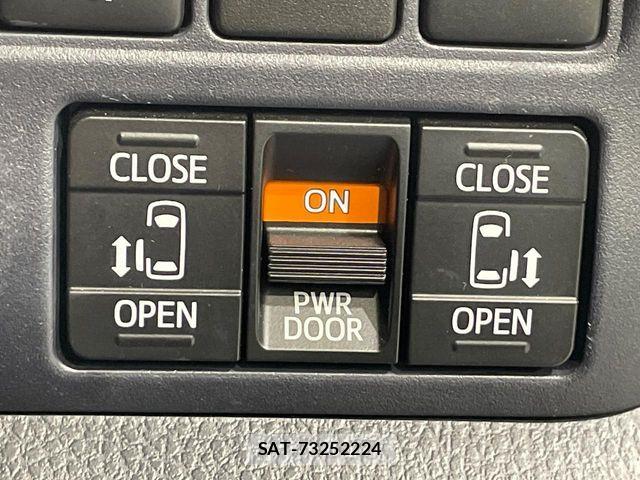 Toyota VOXY HYBRID 2016-08 6817998-7
