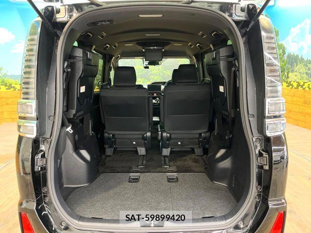 Toyota VOXY HYBRID 2018-03 6915291-10
