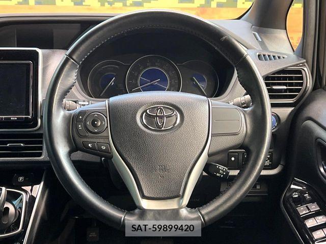Toyota VOXY HYBRID 2018-03 6915291-11