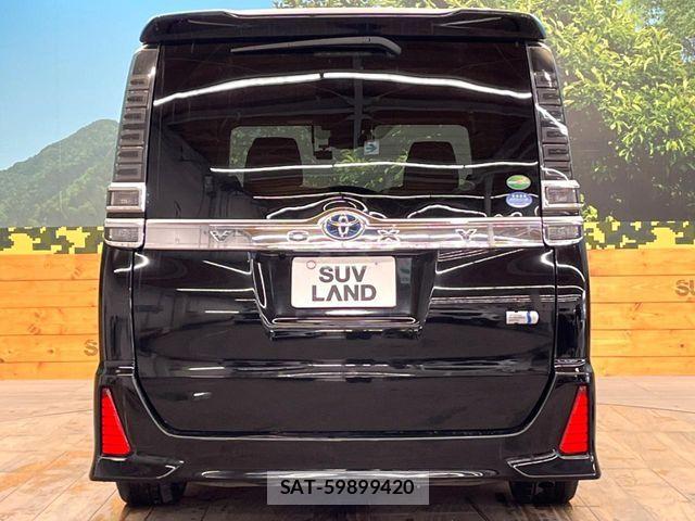 Toyota VOXY HYBRID 2018-03 6915291-15