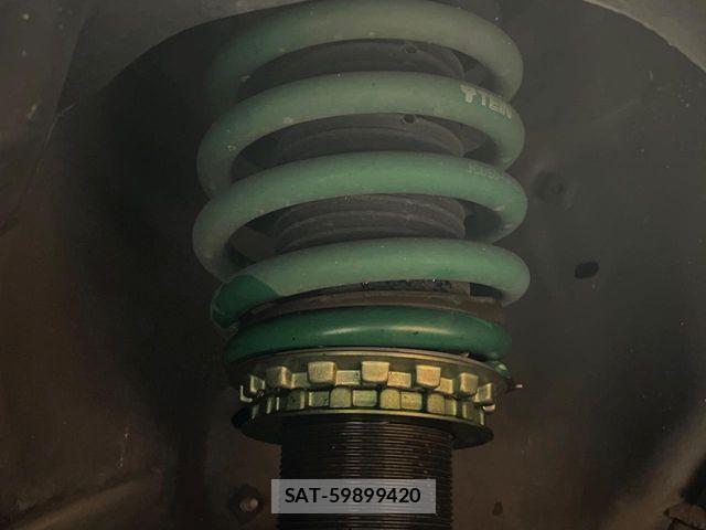 Toyota VOXY HYBRID 2018-03 6915291-19
