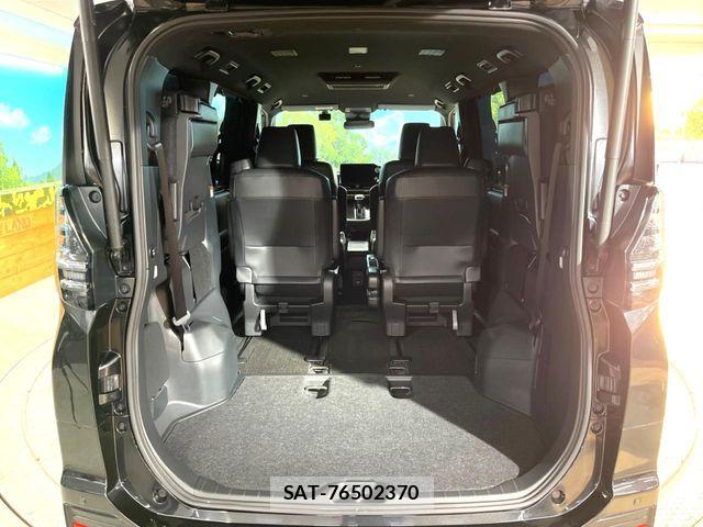 Toyota VOXY HYBRID 2022-12 6915264-10