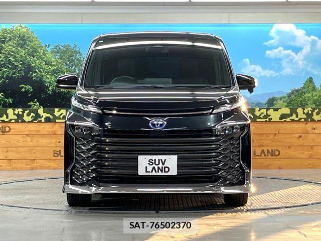 Toyota VOXY HYBRID 2022-12 6915264-14