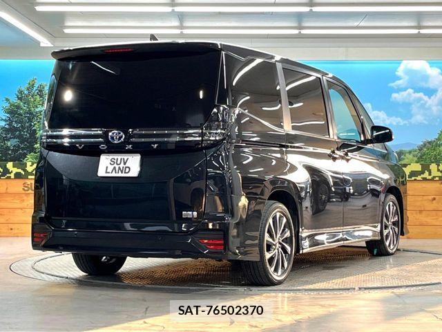Toyota VOXY HYBRID 2022-12 6915264-16