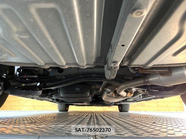 Toyota VOXY HYBRID 2022-12 6915264-18
