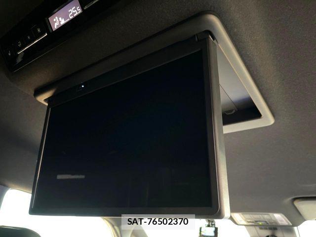 Toyota VOXY HYBRID 2022-12 6915264-4