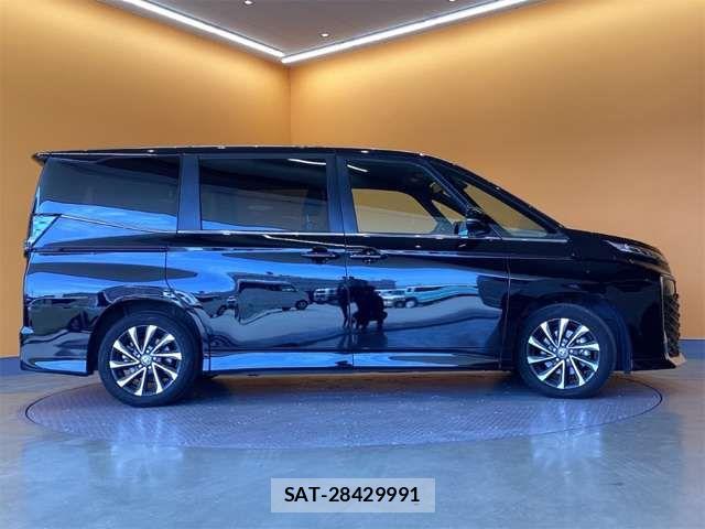 Toyota VOXY HYBRID 2023-02 6915275-10