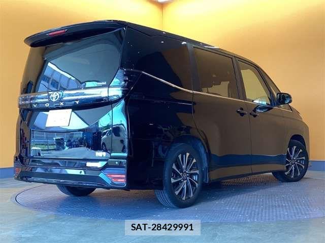 Toyota VOXY HYBRID 2023-02 6915275-11