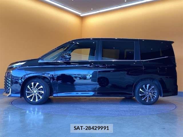 Toyota VOXY HYBRID 2023-02 6915275-14